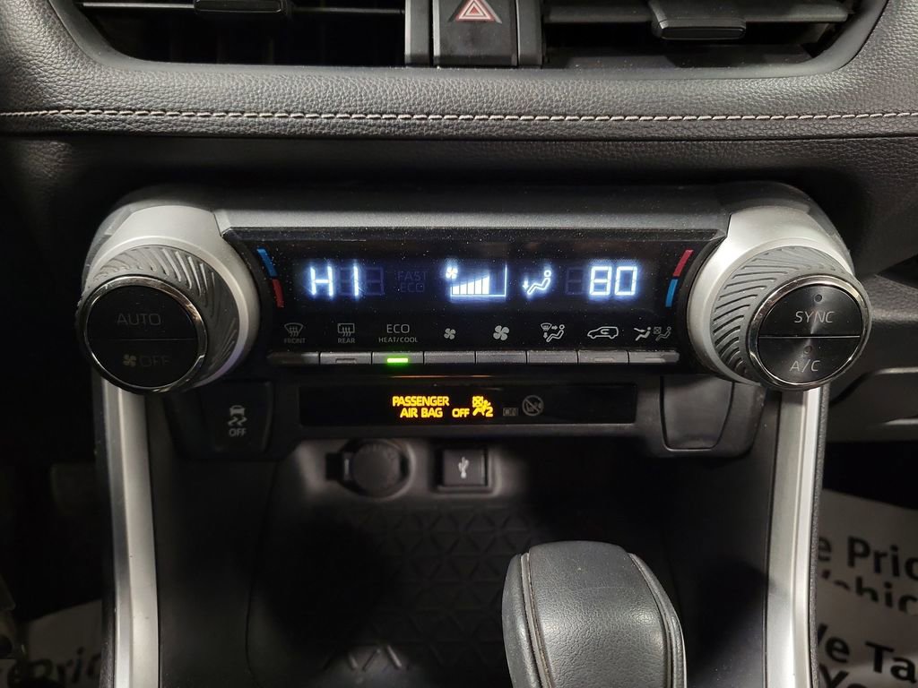 Used 2020 Toyota RAV4 LE image 17