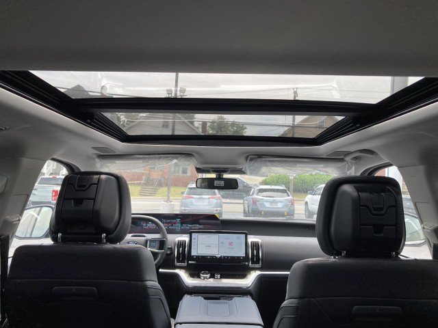 New 2026 Ford Expedition Max Platinum w/ Driver's Package AWD/4WD image 23