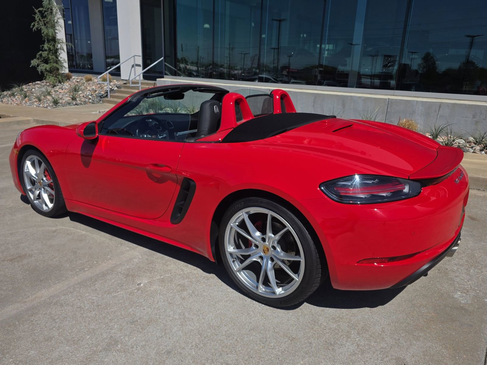 Used 2017 Porsche 718 Boxster S image 3