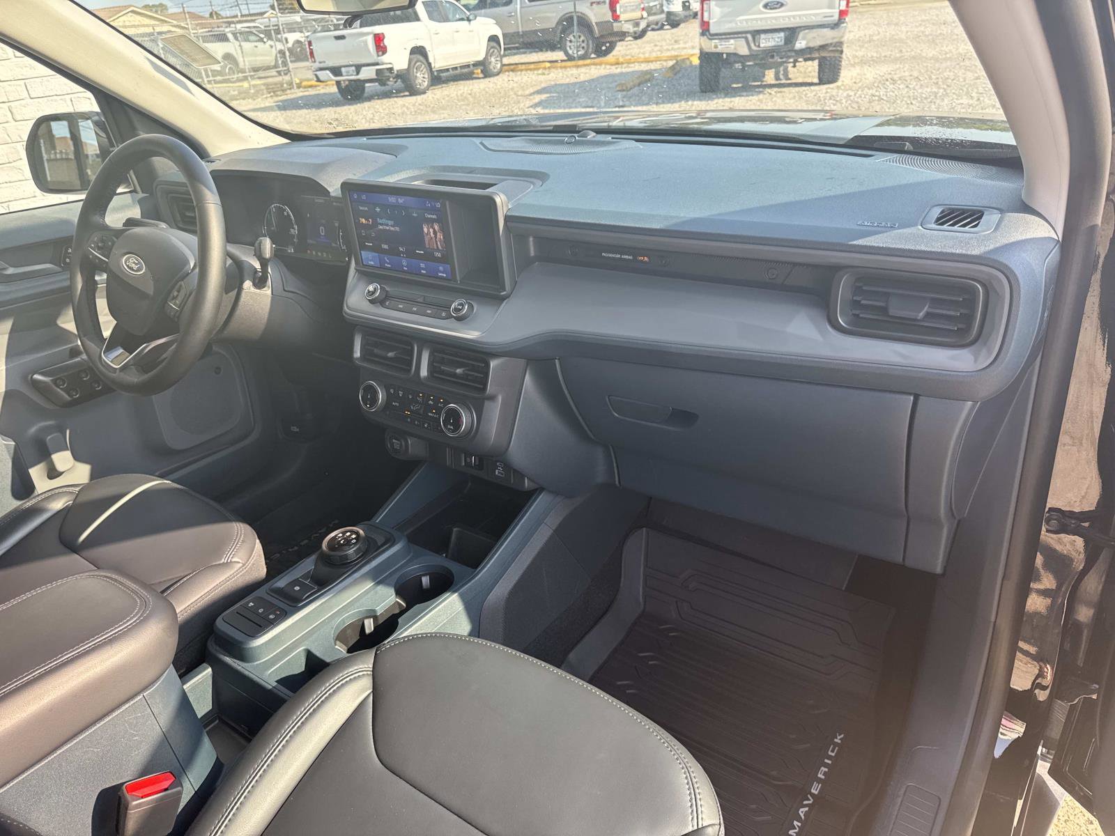 Used 2024 Ford Maverick Lariat w/ Black Appearance Package image 12