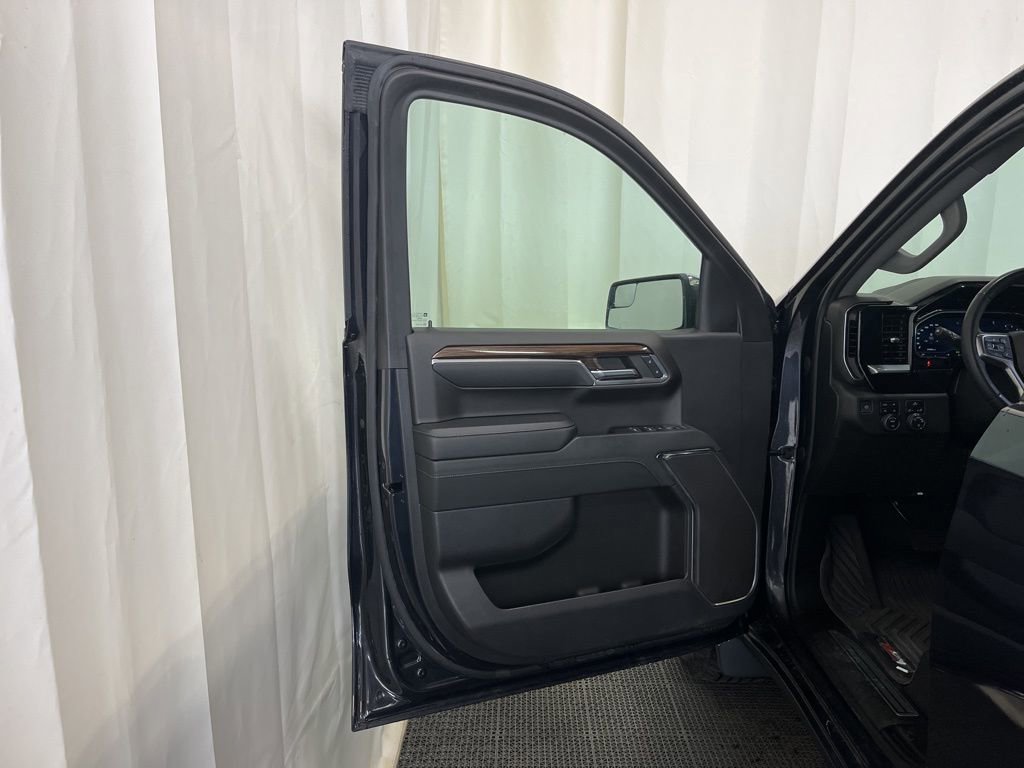 Used 2023 Chevrolet Silverado 1500 LT image 16