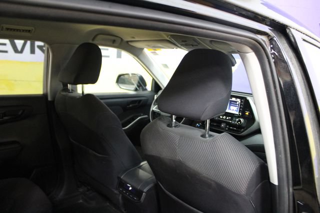 Used 2022 Toyota Highlander L AWD/4WD image 10