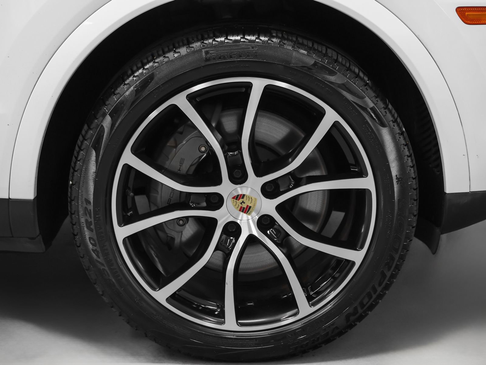 Used 2023 Porsche Cayenne S Platinum image 15