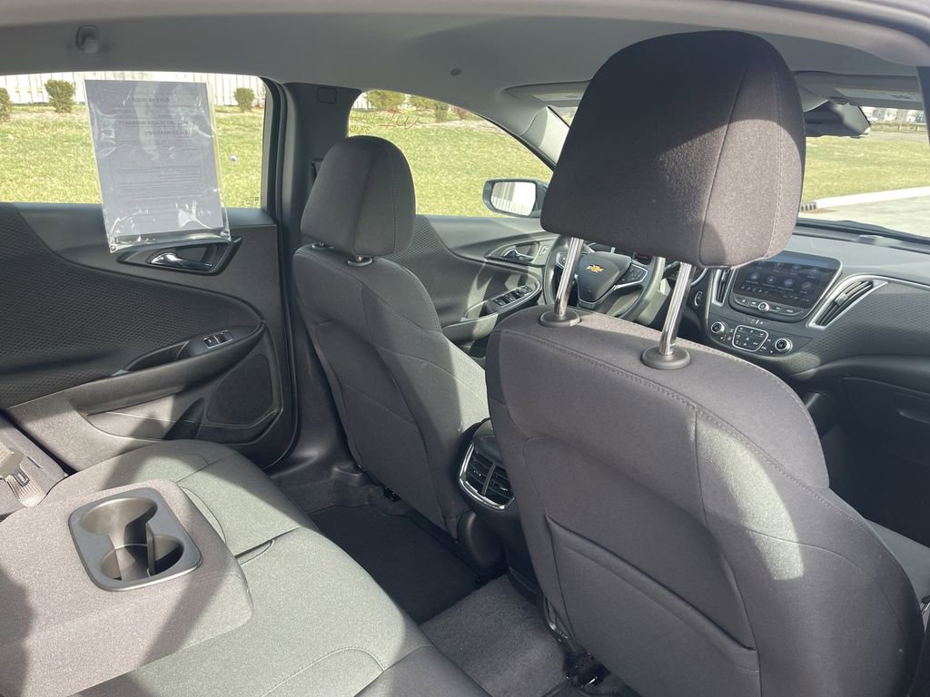 Used 2025 Chevrolet Malibu LT image 37