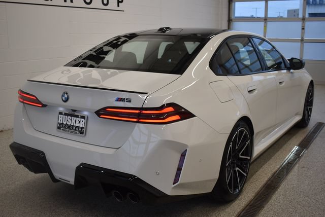 New 2027 BMW M5 w/ Executive Package AWD/4WD image 4