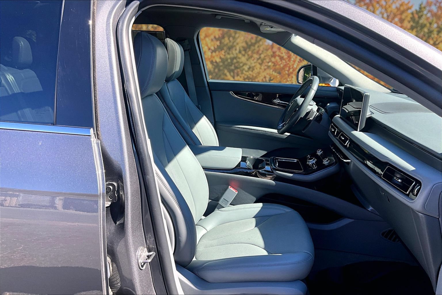 Used 2021 Lincoln Nautilus Reserve AWD/4WD image 9