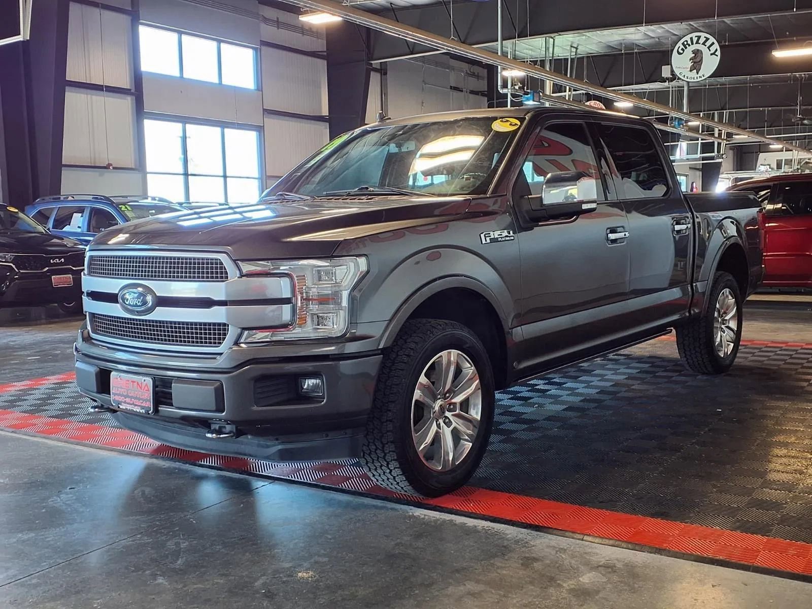 Used 2019 Ford F150 Platinum w/ Equipment Group 701A Luxury AWD/4WD image 3
