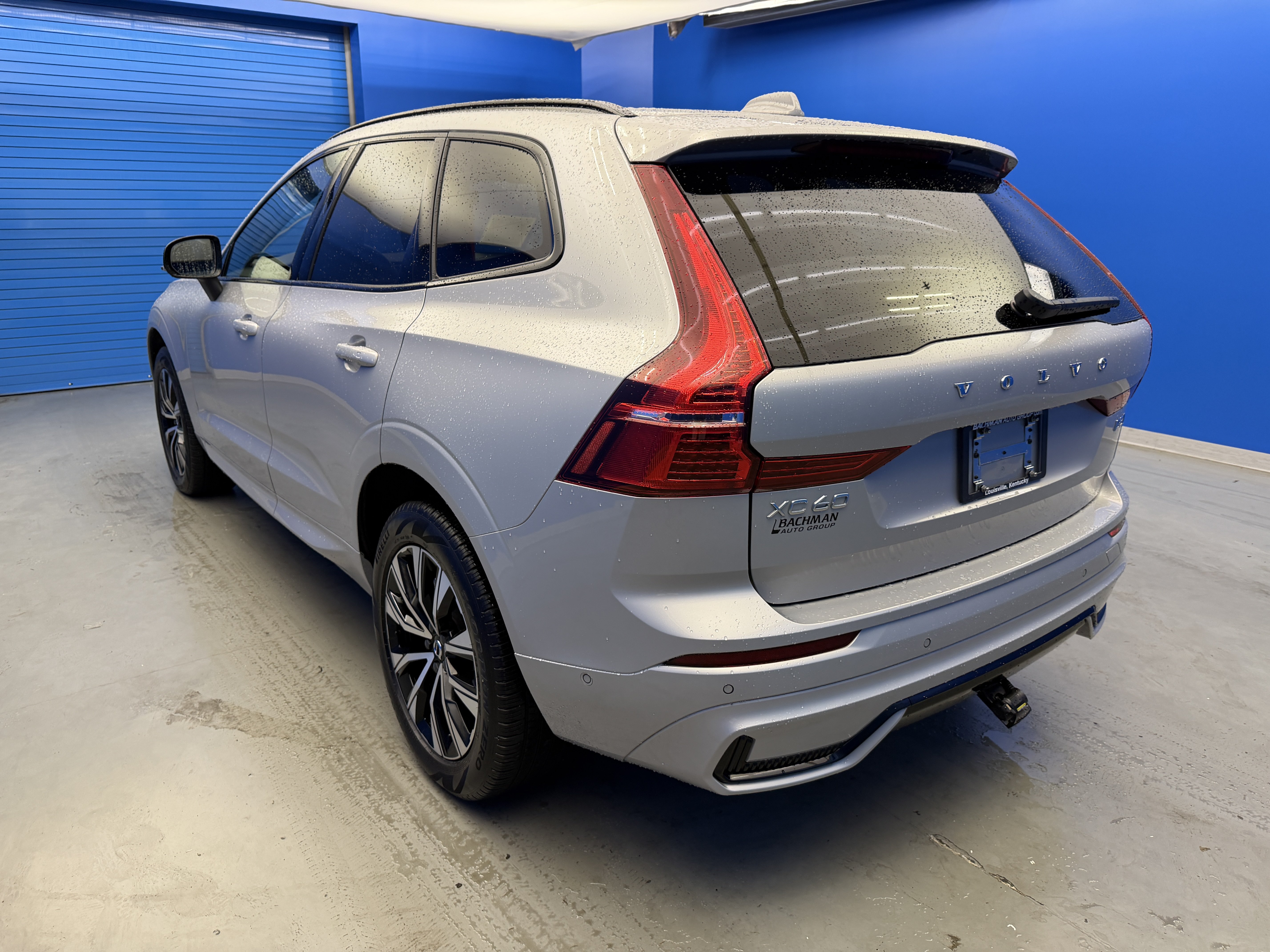 Used 2025 Volvo XC60 B5 Plus AWD/4WD image 5