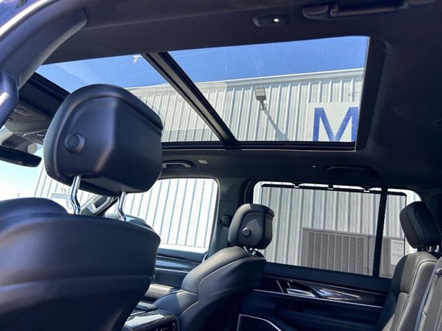 Used 2024 Jeep Wagoneer 4WD w/ Premium Group I image 13