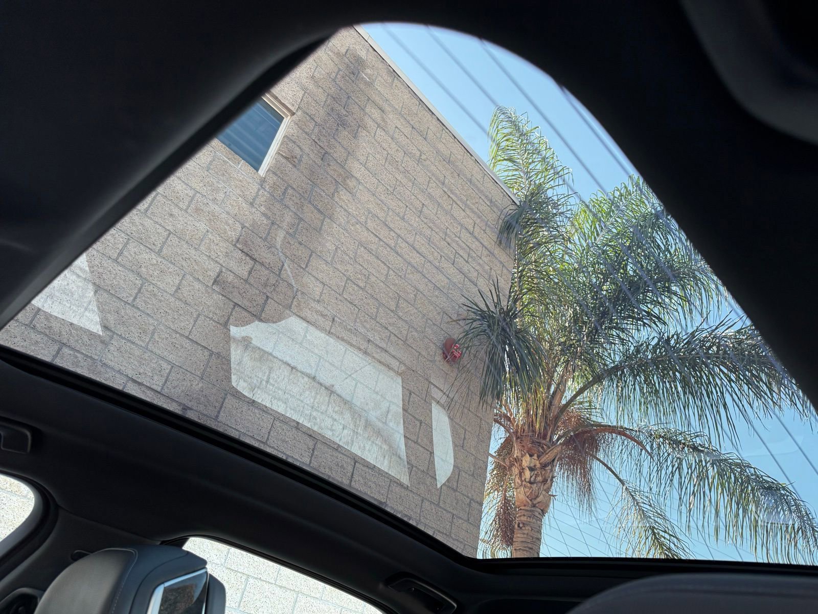 Used 2025 BMW i7 eDrive50 w/ M Sport Package image 24