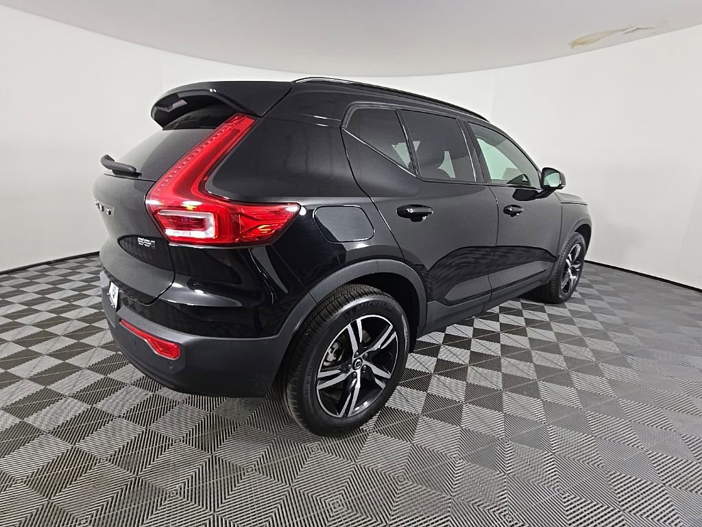 Certified 2024 Volvo XC40 B5 Core image 5