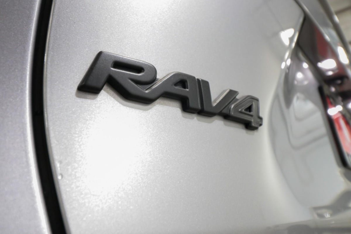 Used 2025 Toyota RAV4 XLE Premium FWD image 15