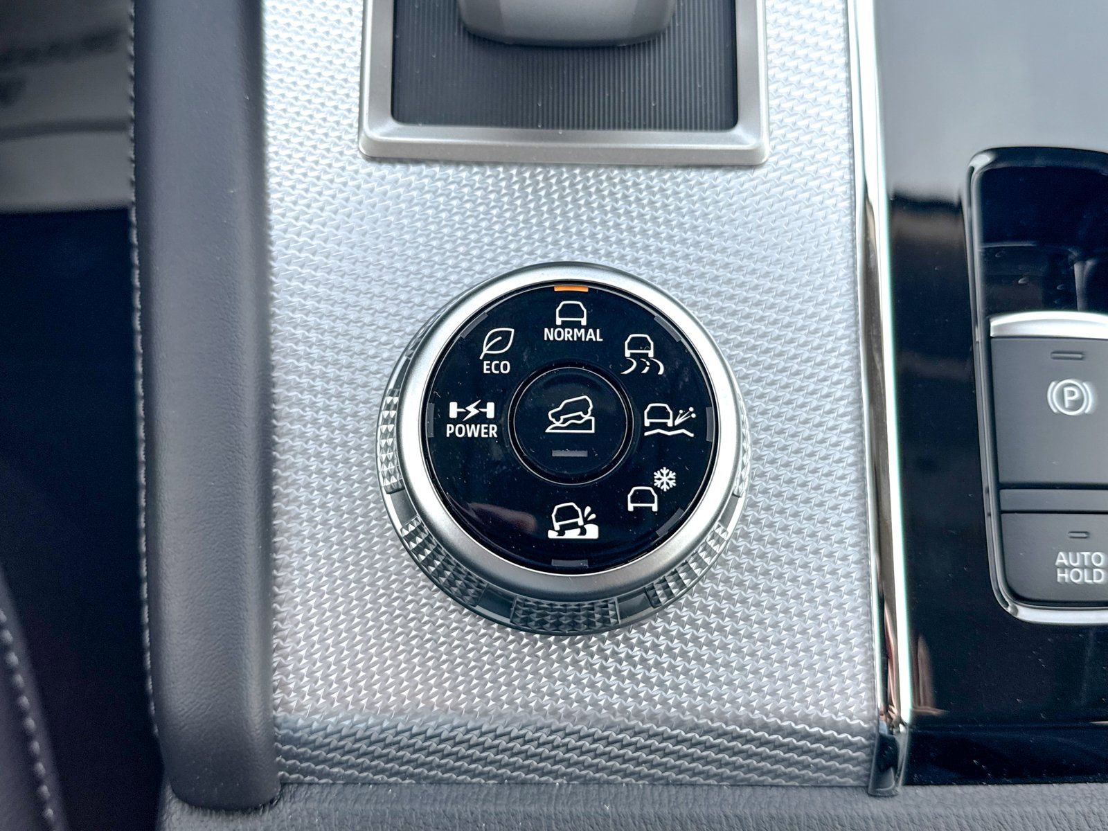 New 2025 Mitsubishi Outlander SEL image 40
