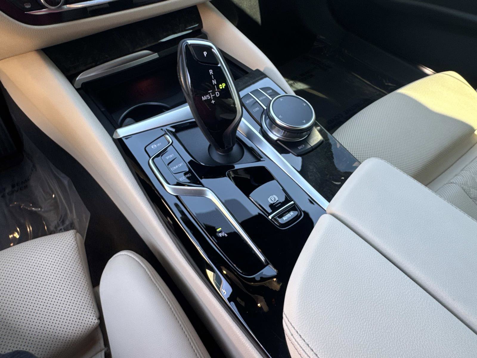 Certified 2023 BMW 540i w/ Premium Package image 24