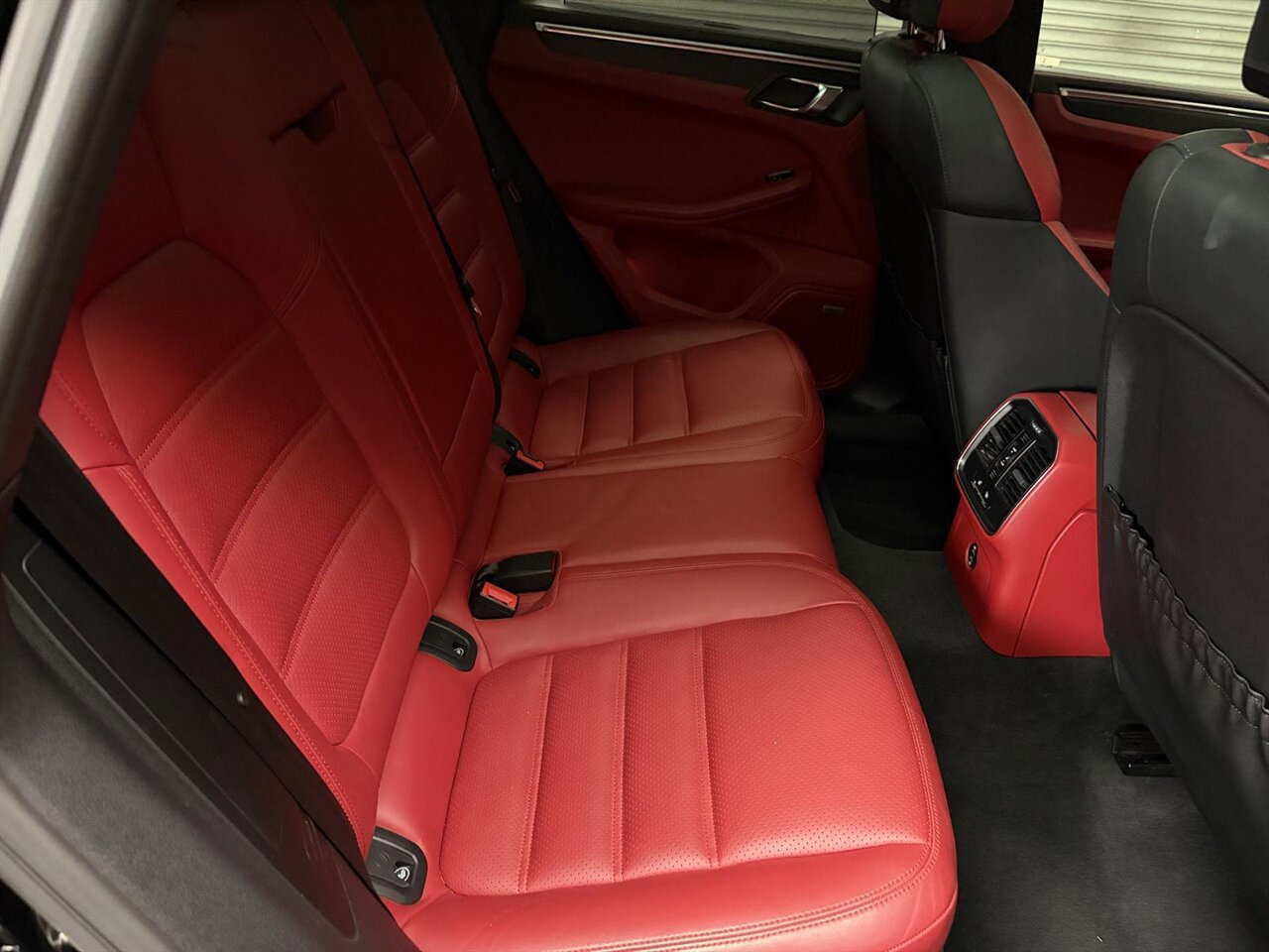 Used 2020 Porsche Macan GTS AWD/4WD image 41