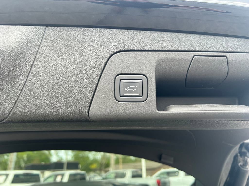 Used 2023 Buick Envision Essence w/ Sport Touring Package FWD image 34