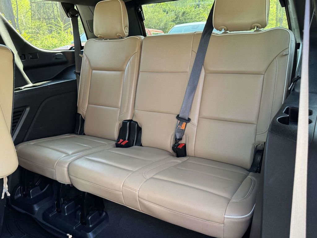 Used 2021 Chevrolet Tahoe Premier w/ Premium Package AWD/4WD image 18