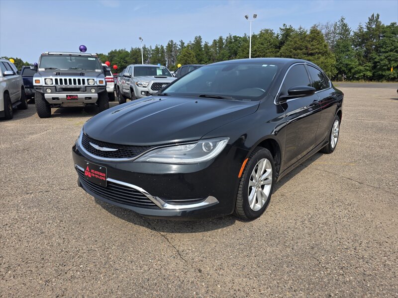 Used 2016 Chrysler 200 Limited FWD image 1