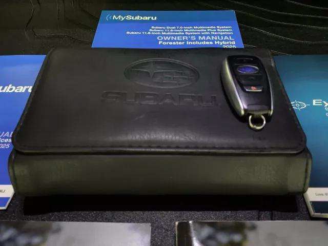 Used 2025 Subaru Forester Premium AWD/4WD image 97