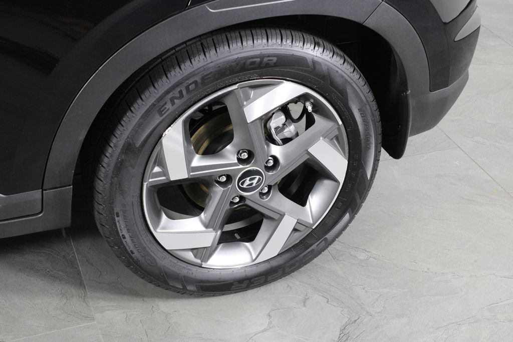 Certified 2022 Hyundai Venue SEL FWD image 13