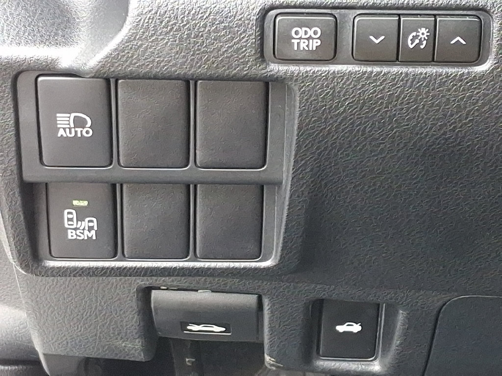 Used 2019 Lexus IS 300 AWD w/ Navigation Package image 26