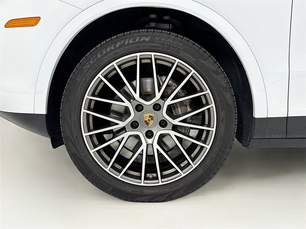 Used 2022 Porsche Cayenne Platinum Edition image 33