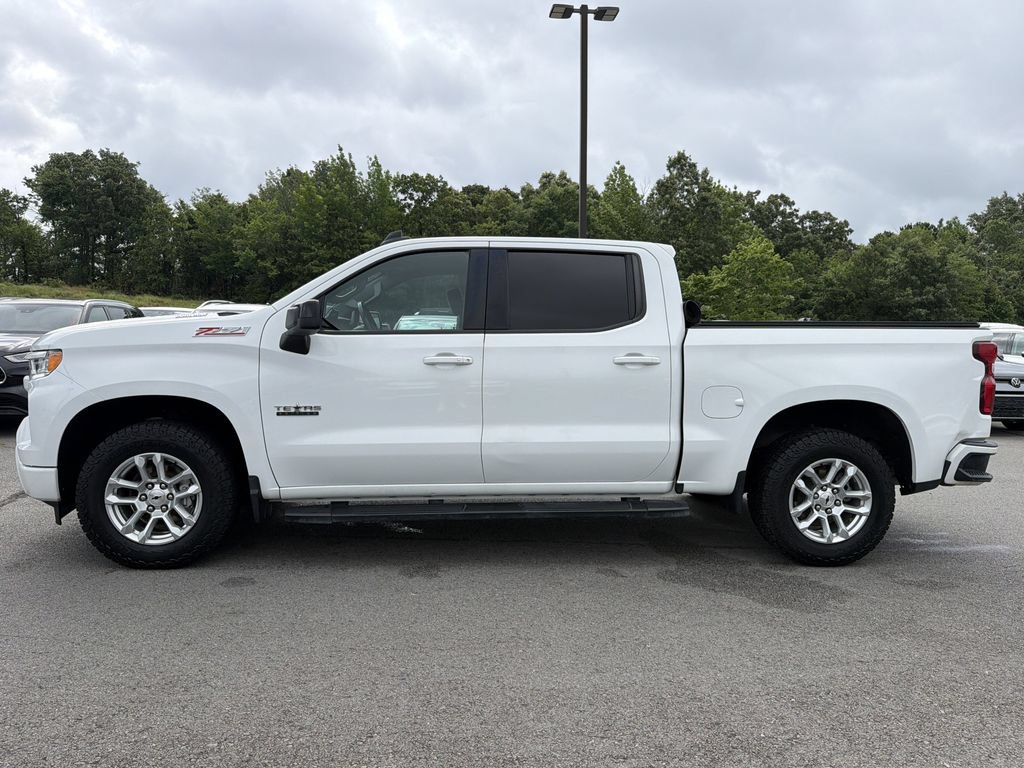Used 2022 Chevrolet Silverado 1500 RST AWD/4WD image 2