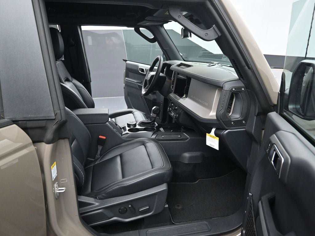 New 2026 Ford Bronco Outer Banks w/ Black Appearance Package AWD/4WD image 30