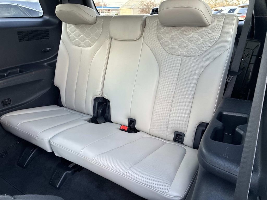 Used 2022 Hyundai Palisade Limited image 17