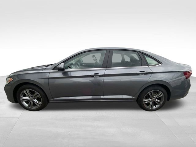 Used 2024 Volkswagen Jetta SE FWD image 4