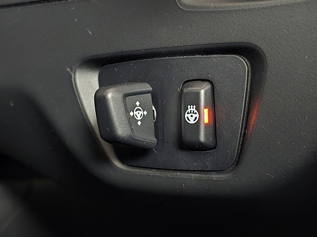 Used 2016 BMW 750i xDrive image 36