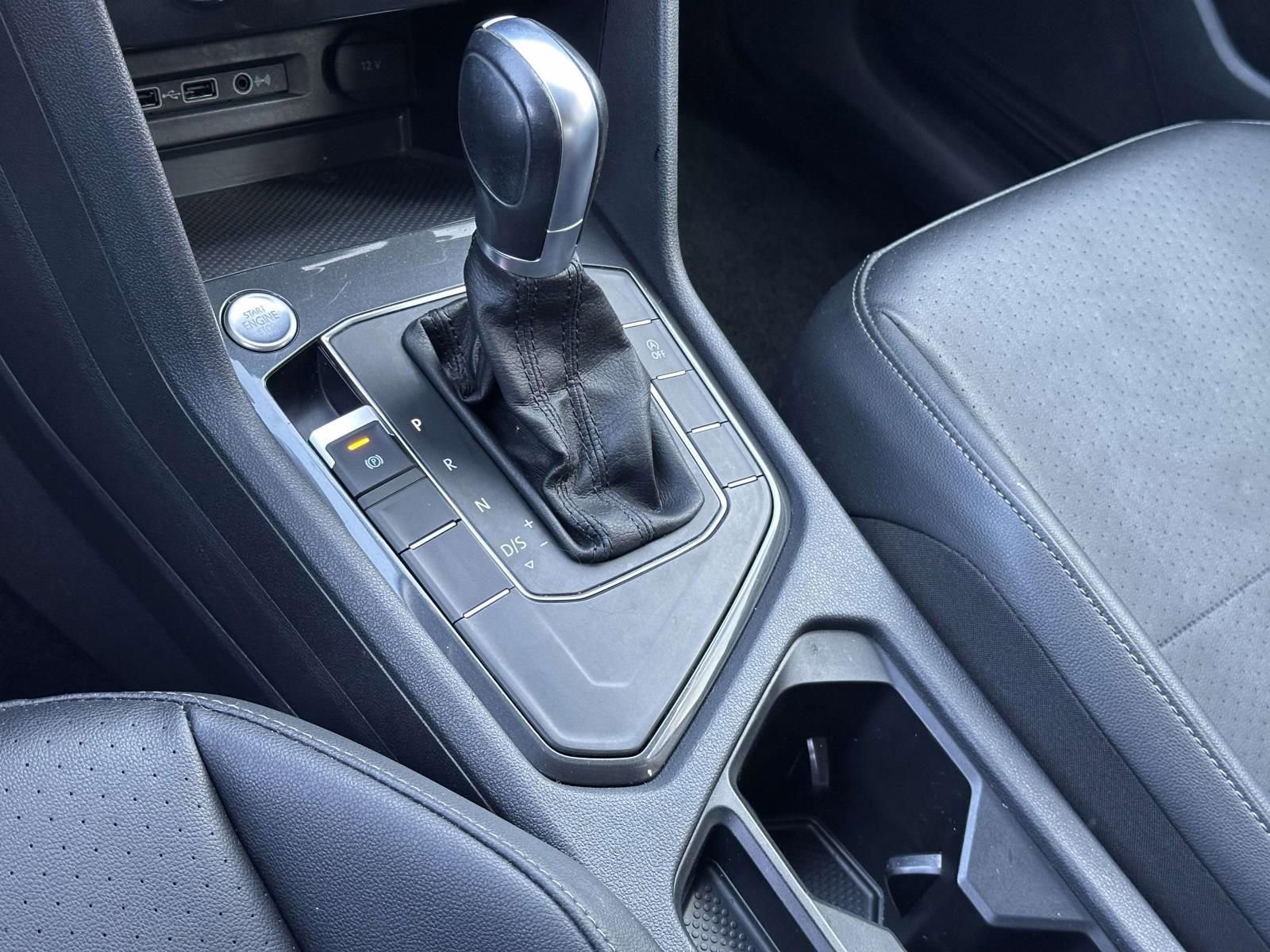 Used 2018 Volkswagen Tiguan SE image 20