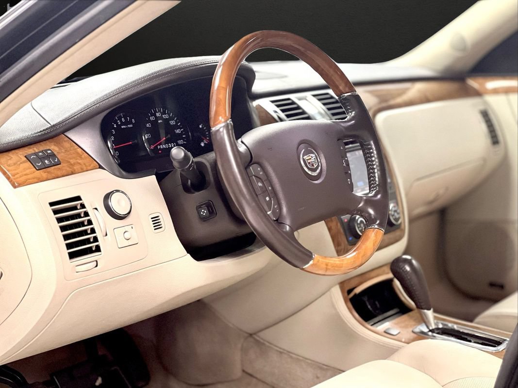 Used 2011 Cadillac DTS Platinum FWD image 16