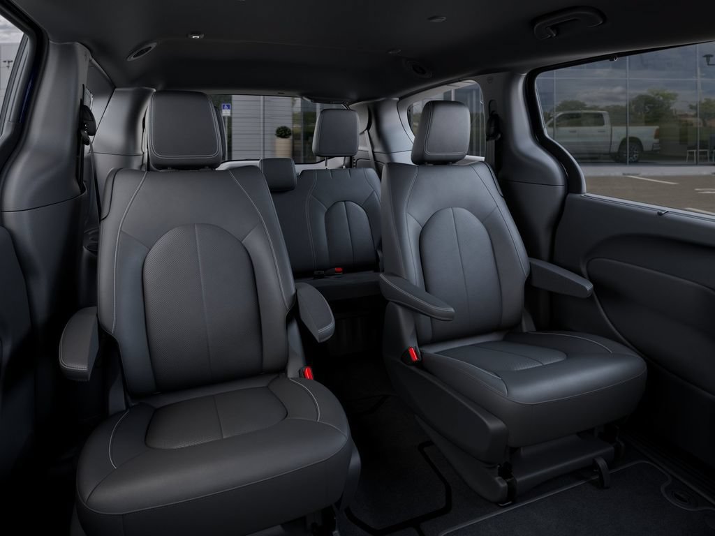 New 2025 Chrysler Pacifica Select AWD/4WD image 15