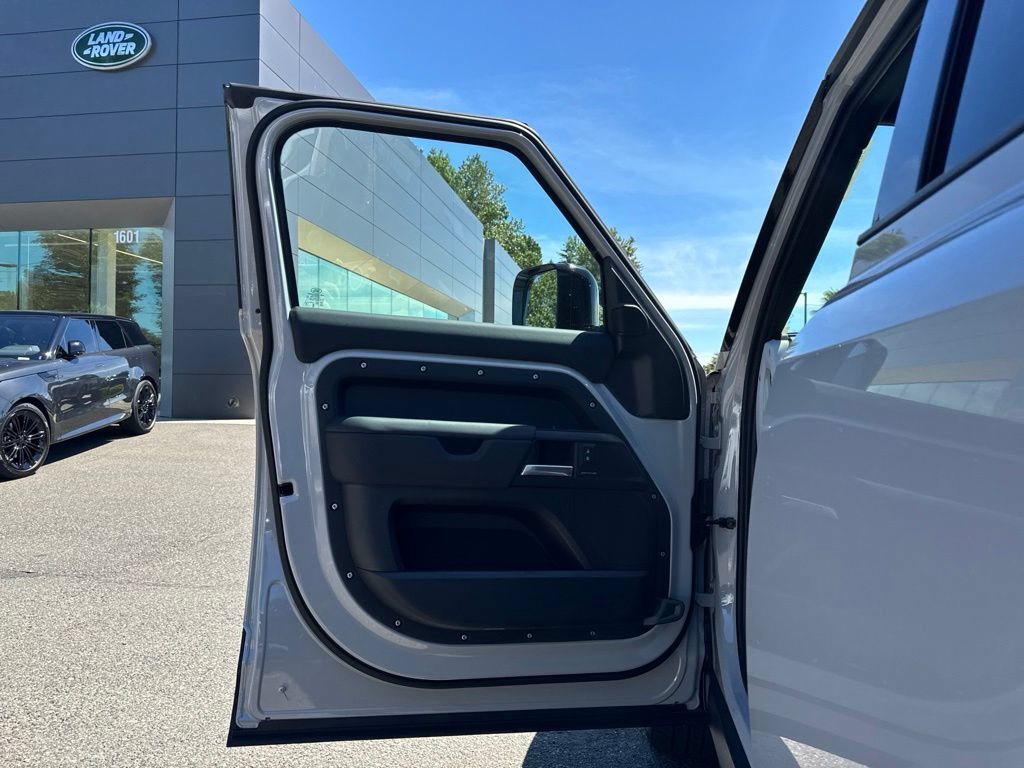 New 2026 Land Rover Defender 110 S AWD/4WD image 10