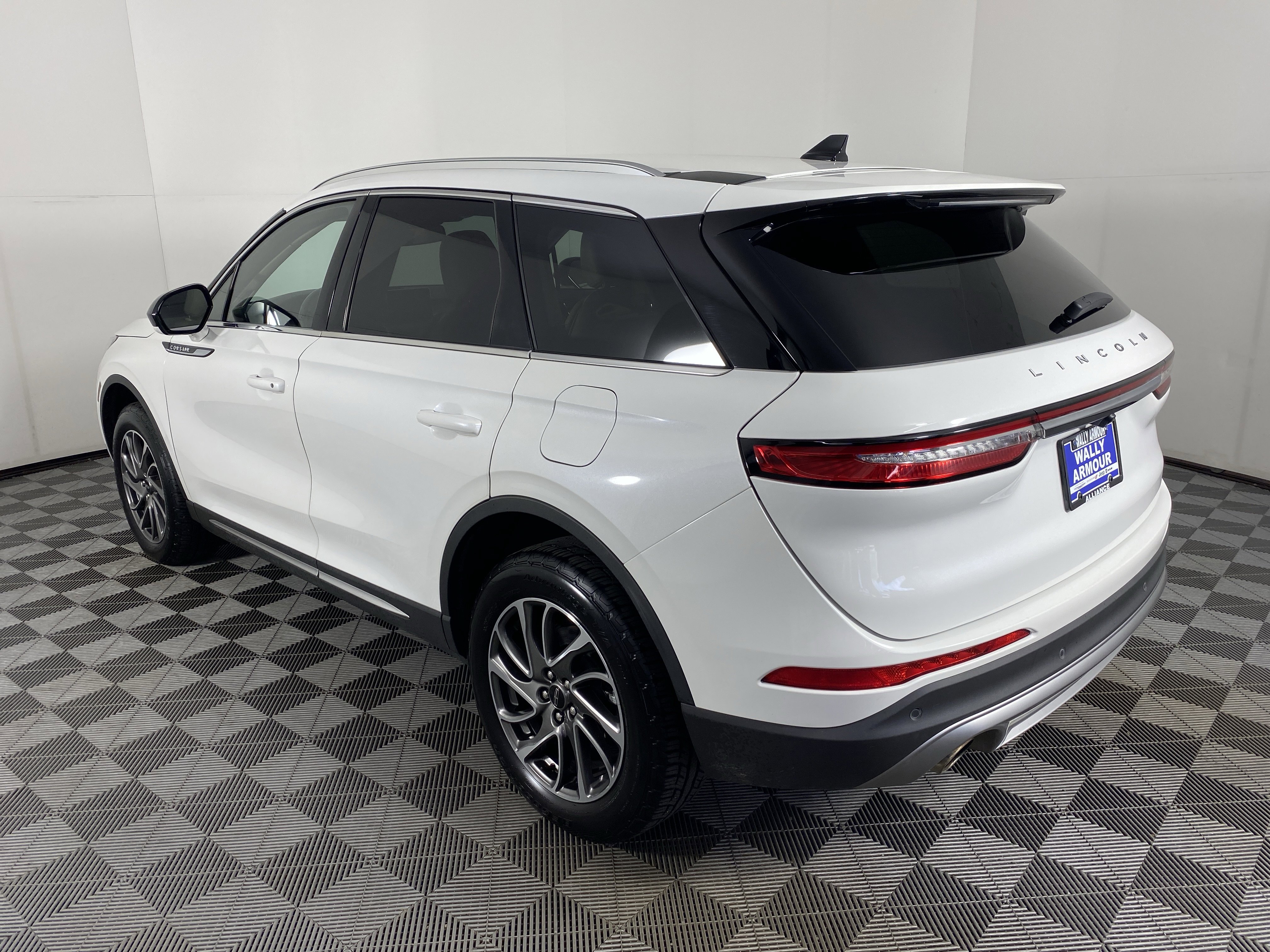 Used 2021 Lincoln Corsair AWD w/ Equipment Group 101A image 10