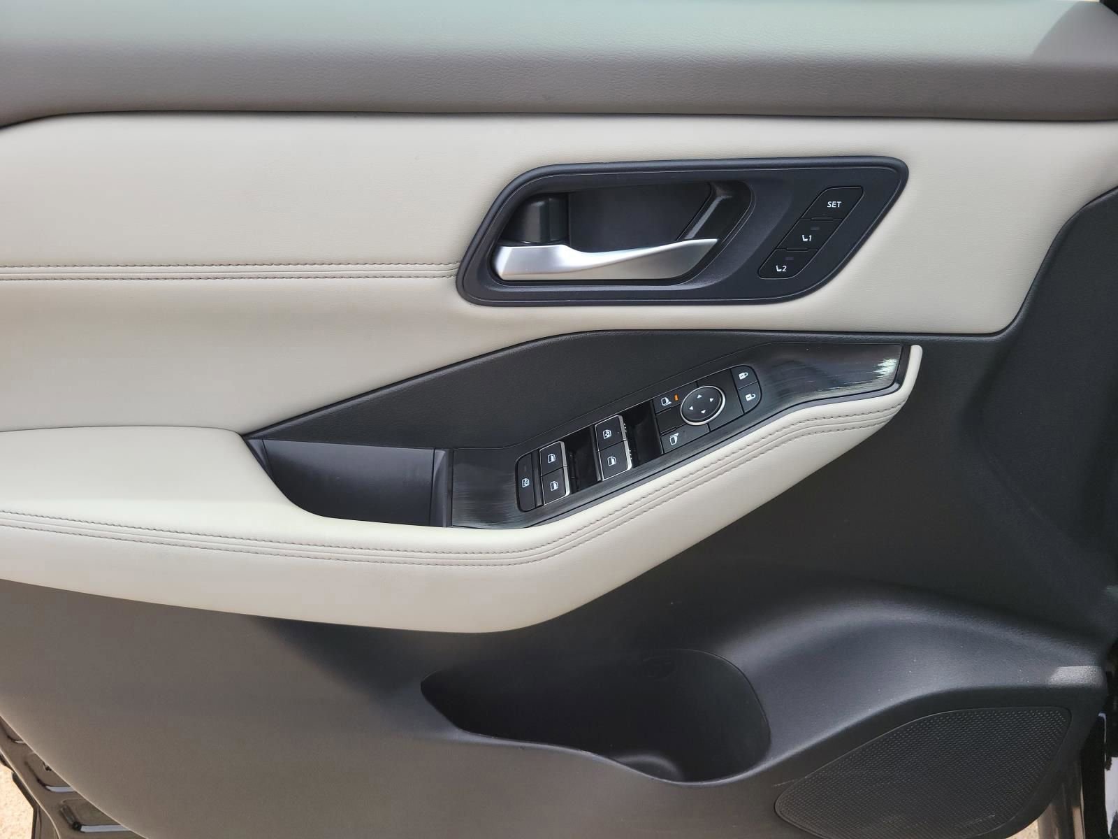 Used 2023 Nissan Rogue SL w/ SL Premium Package FWD image 19