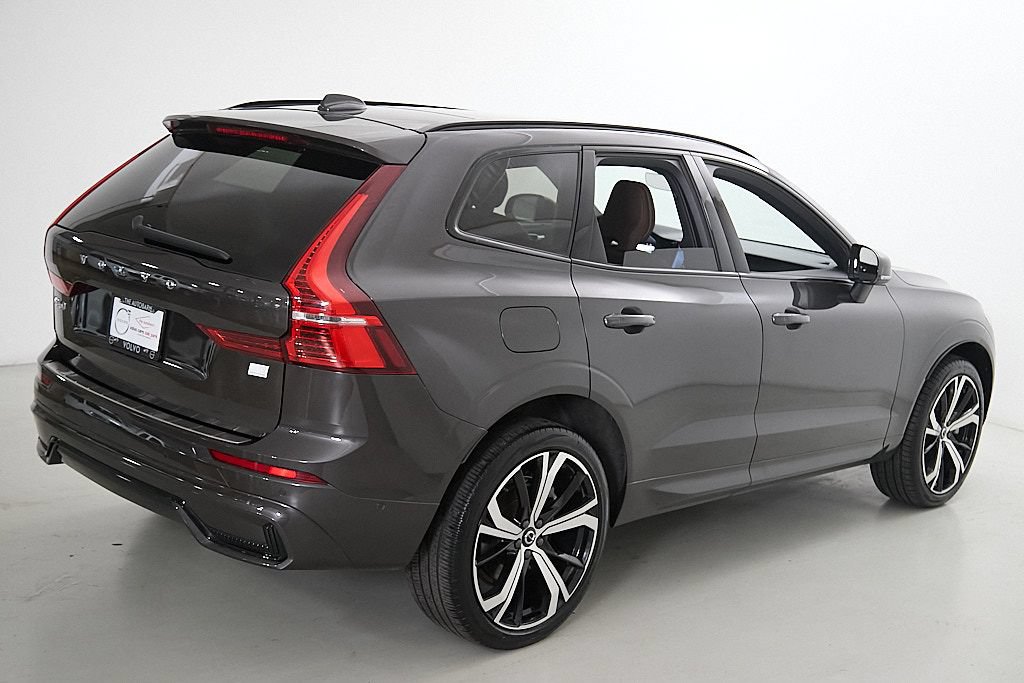 Certified 2023 Volvo XC60 T8 Ultimate w/ Climate Package AWD/4WD image 9