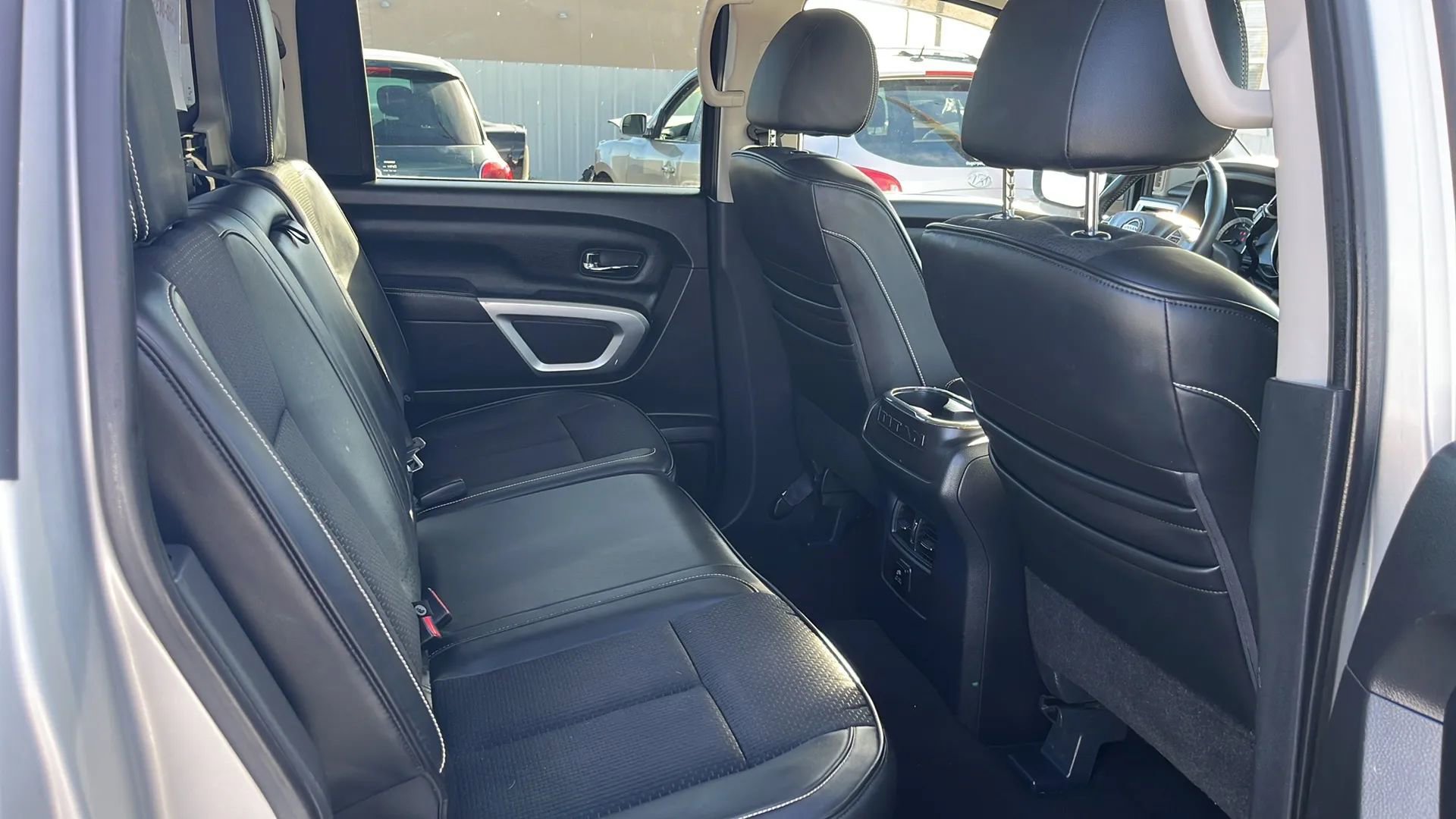 Used 2018 Nissan Titan PRO-4X image 16