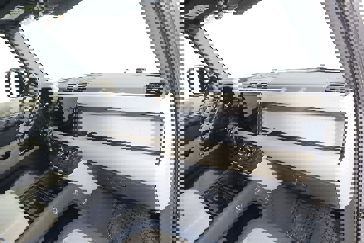 Used 2022 Land Rover Defender 110 X-Dynamic HSE image 43