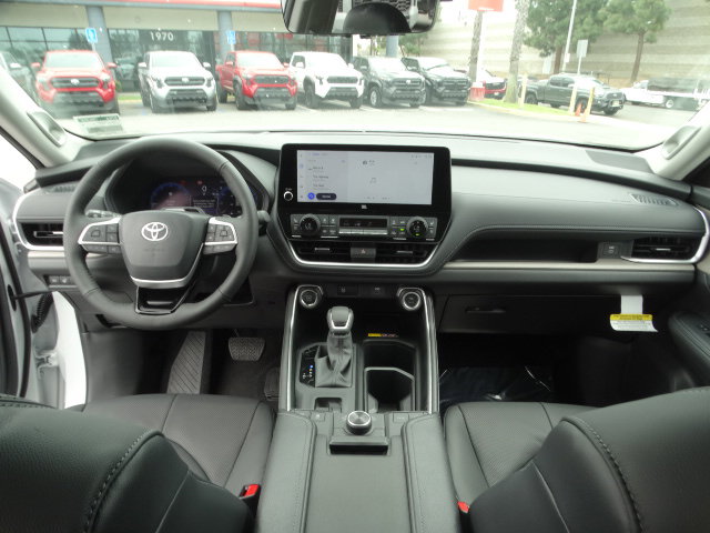 New 2026 Toyota Grand Highlander Platinum AWD/4WD image 15