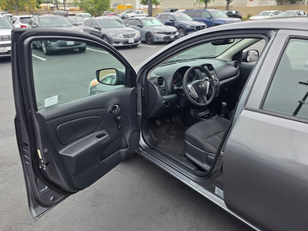 Used 2016 Nissan Versa S FWD image 32