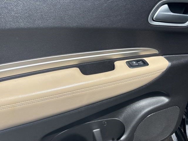 Used 2020 Dodge Durango SXT image 31
