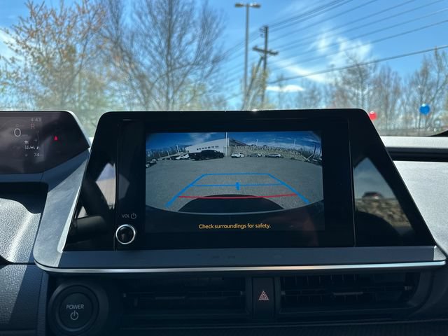 Used 2024 Toyota Prius XLE FWD image 26