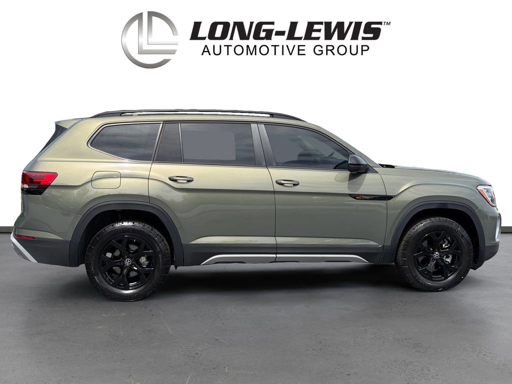 Certified 2025 Volkswagen Atlas Peak Edition SE AWD/4WD image 8
