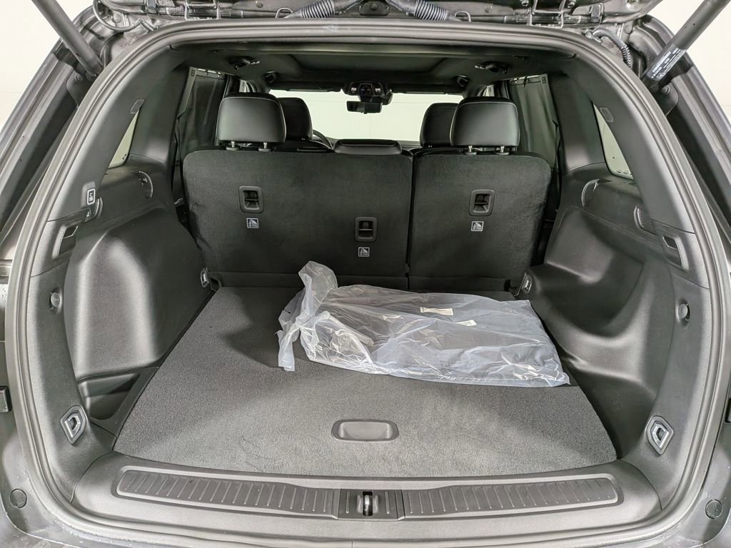 New 2025 Jeep Grand Cherokee Limited w/ Luxury Tech Group II image 10