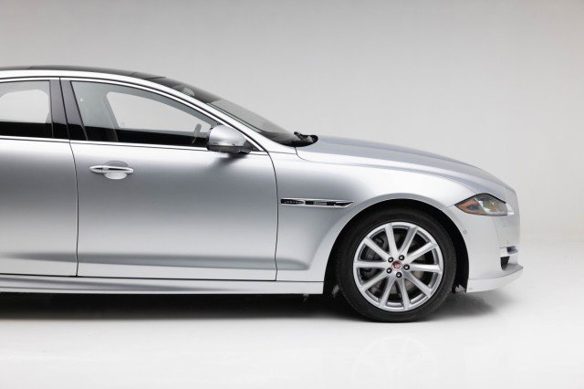 Used 2016 Jaguar XJ R-Sport image 19