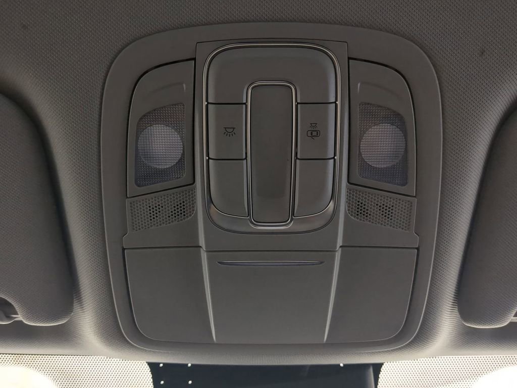 Used 2019 Hyundai Santa Fe SE image 22