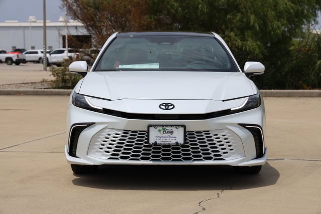 New 2026 Toyota Camry Hybrid FWD image 2