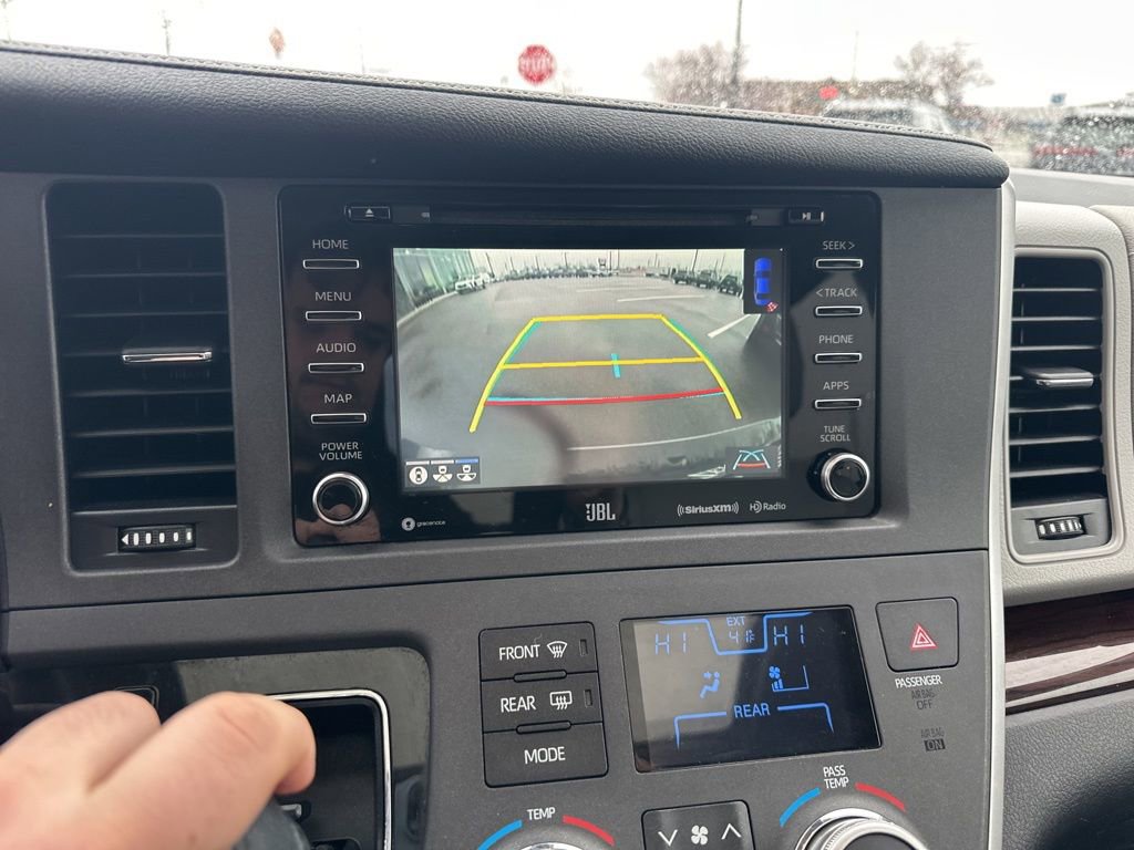 Used 2020 Toyota Sienna Limited Premium w/ Carpet Mat Package image 16